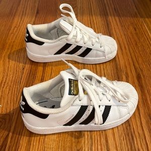 Adias Superstar Unisex Sneaker size 10.5.